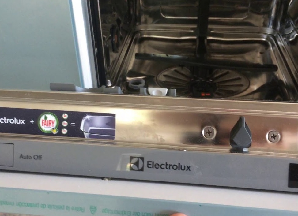 Первый запуск посудомойки Electrolux