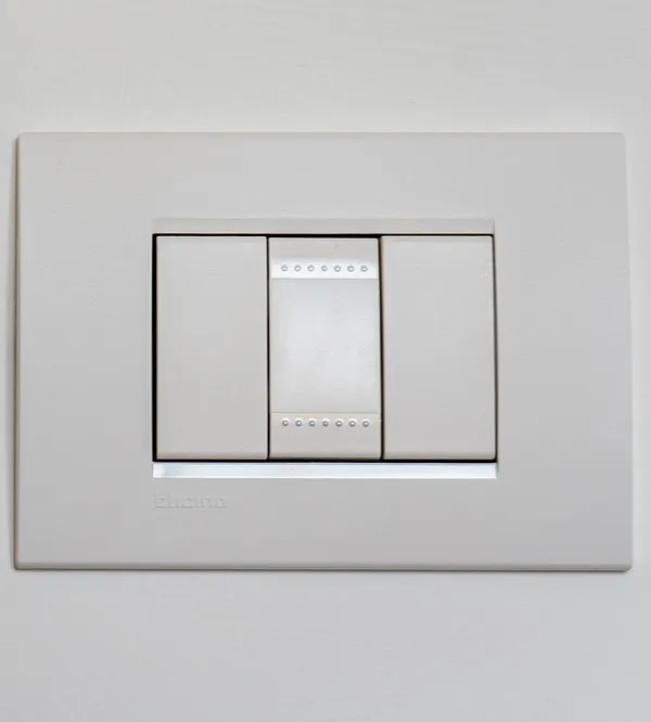 Как подключить датчик движения к лампочке: пошаговая инструкция. Как подключить датчик движения к лампочке через выключатель. 4
