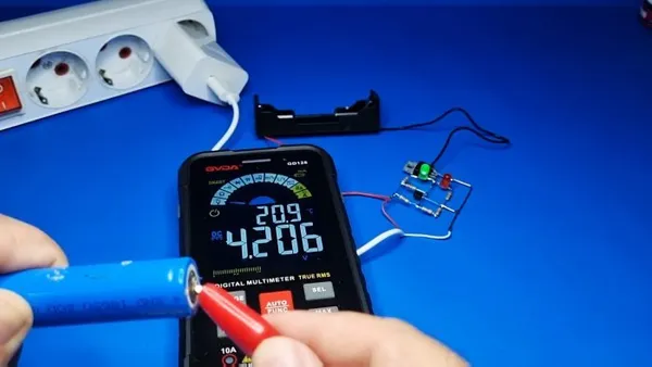 Схемы для изготовления индикатора заряда батареи. Как сделать индикатор заряда. 7
