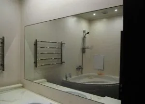 Варианты установки зеркала в ванной во весь рост