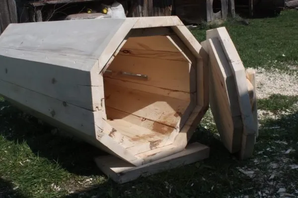 Естественный и удобный домик для пчел — улей-колода. Как сделать колоду для пчел. 5