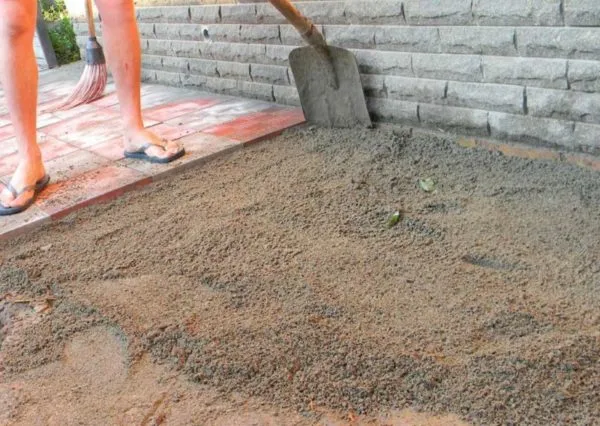 Укладка плитки на песок без цемента – какой нужен песок для тротуарной плитки. Какой песок нужен для укладки тротуарной плитки. 2