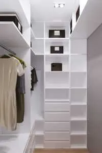 Маленькая гардеробная комната. Как оформить гардеробную комнату небольшого размера. 13