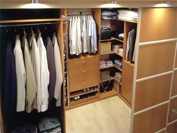 Маленькая гардеробная комната. Как оформить гардеробную комнату небольшого размера. 4