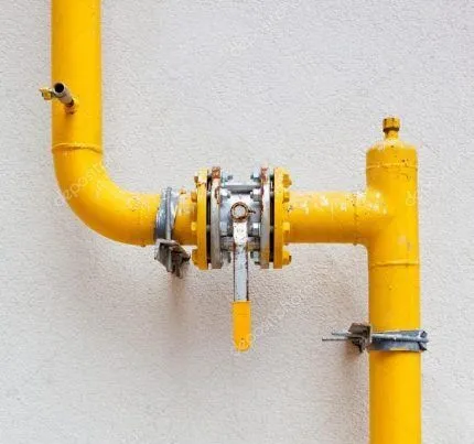Желтая газовая труба 