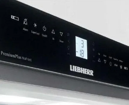 Сенсорная панель на холодильнике Либхер