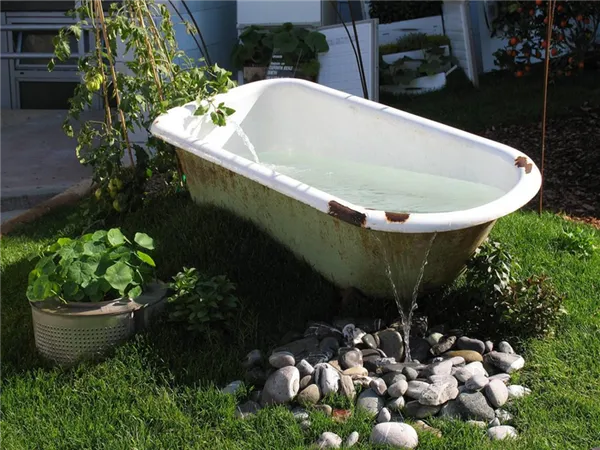 Как можно использовать старую ванну на дачном участке. Что можно сделать из чугунной ванны. 2