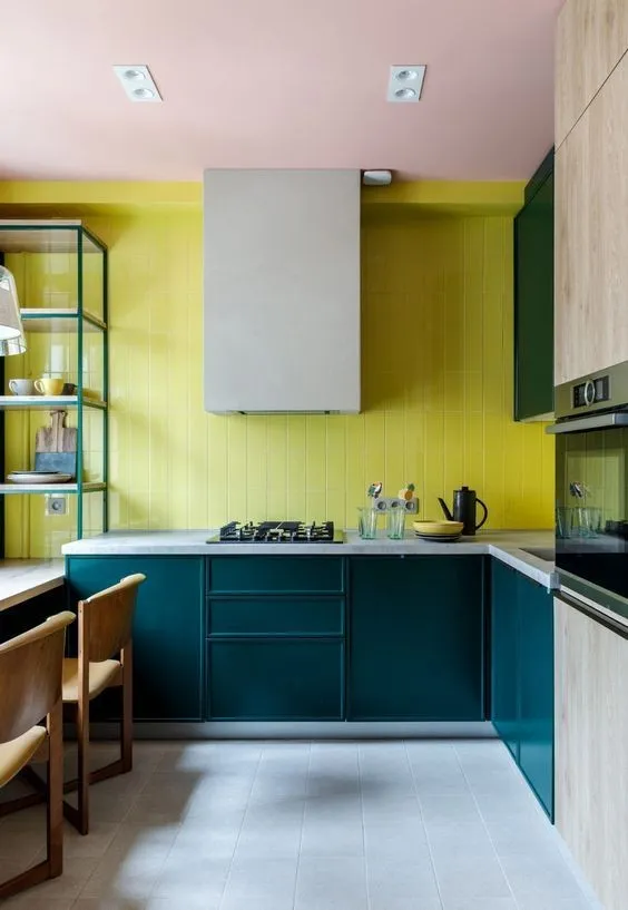 Как выбрать цвет кухонной столешницы: самые практичные и стильные решения. Цвет столешницы для кухни как правильно подбирать. 22