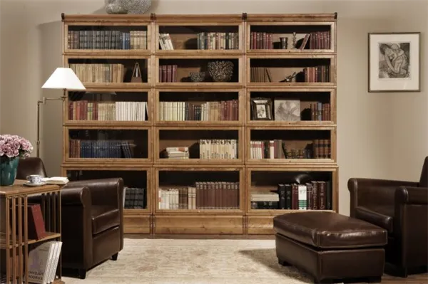 Деревянный книжный шкаф в современном стиле - это благородно и солидно