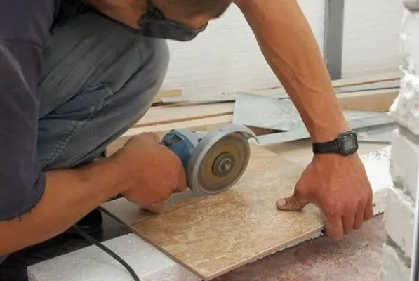 Чем резать керамогранит — обзор необходимых инструментов. Как резать керамогранитную плитку в домашних условиях. 9