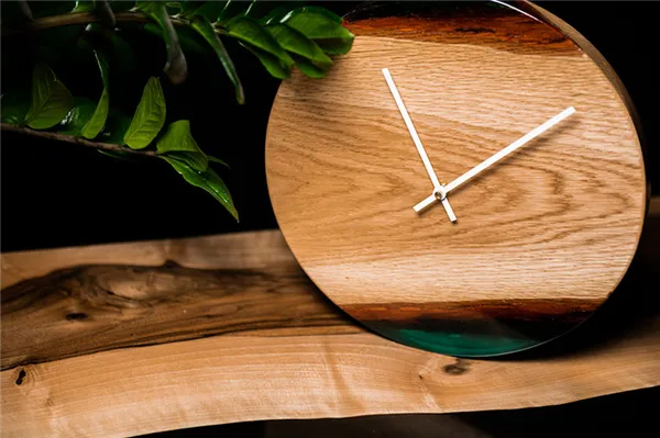 Авторские настенные часы: как сделать своими руками, какие материалы использовать. Как делать часы из эпоксидной смолы. 10
