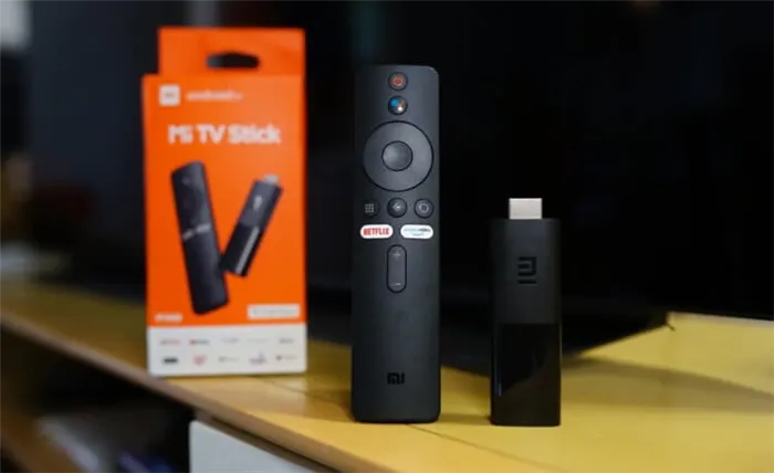 Xiaomi Mi TV Stick — купить. Xiaomi Mi TV Stick — самый популярный стик с Android TV для обычных телевизоров. Фото.