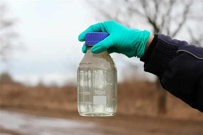 Отобранные пробы воды на микробиологический анализ